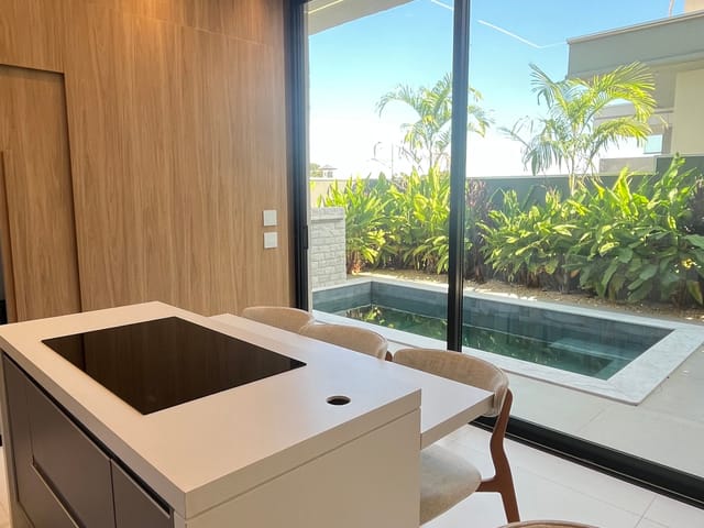 Casa com 250m² 3 quartos e 4 banheiros, à venda, no bairro Ribeirão do Lipa em Cuiabá