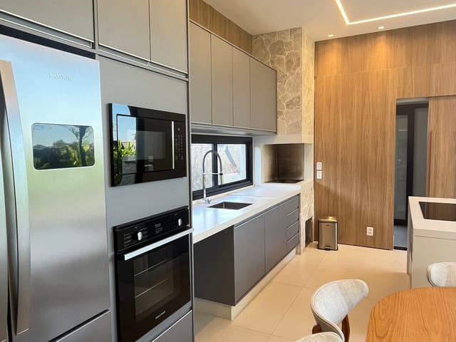 Casa com 250m² 3 quartos e 4 banheiros, à venda, no bairro Ribeirão do Lipa em Cuiabá