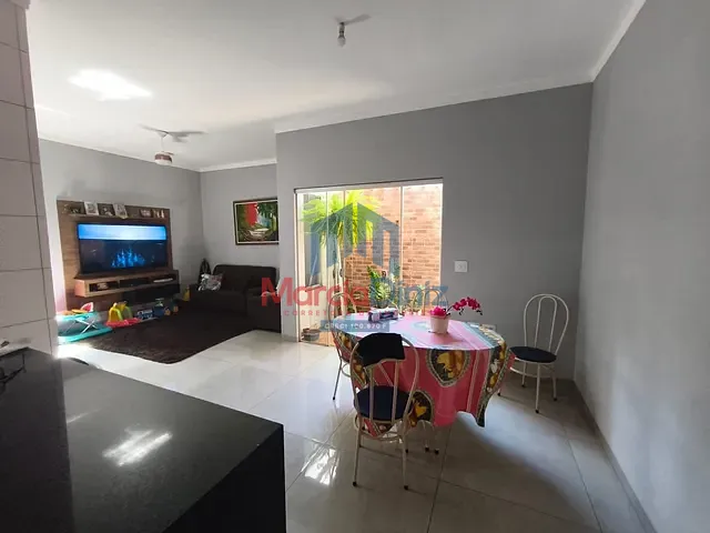 Casa com 210m² 4 quartos e 1 banheiro, à venda, no bairro Joaquim de Paula Ribeiro em Ituverava