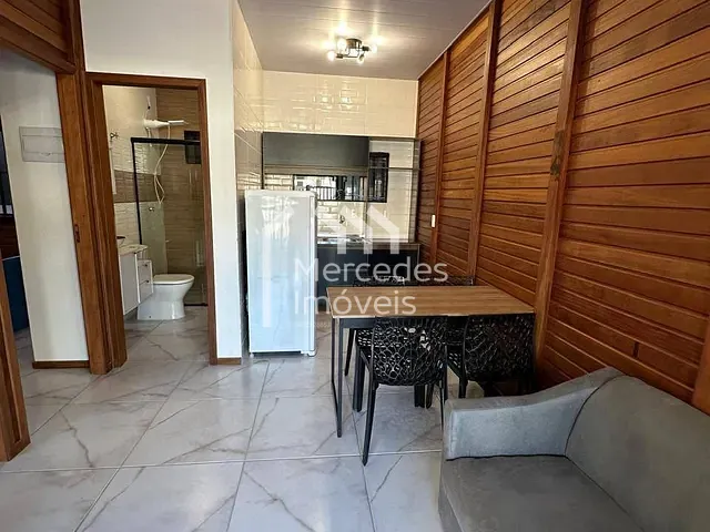 Casa com 40m² 2 quartos e 1 banheiro, para alugar, no bairro Centro em Itajaí