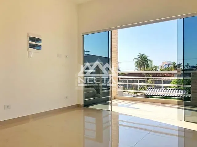 Casa com 600m² 2 quartos e 5 banheiros, à venda, no bairro Loteamento Jardim Aruan em Caraguatatuba