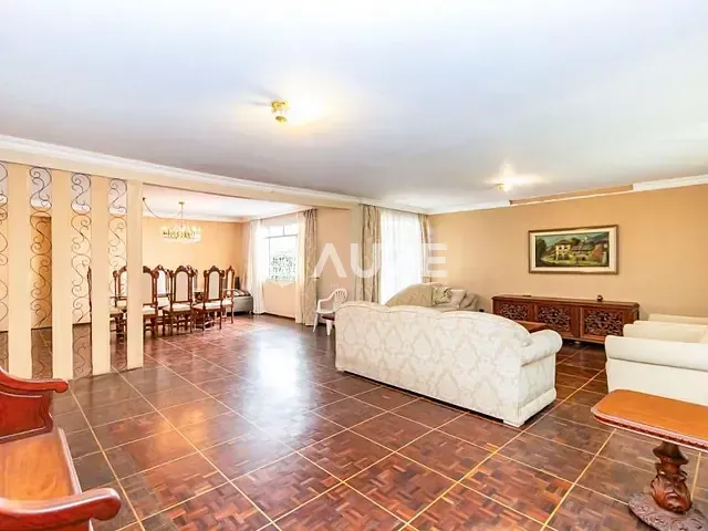 Casa com 303m² 4 quartos e 4 banheiros, para alugar, no bairro Seminário em Curitiba