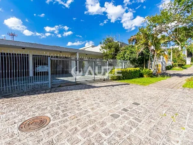 Casa com 303m² 4 quartos e 4 banheiros, para alugar, no bairro Seminário em Curitiba