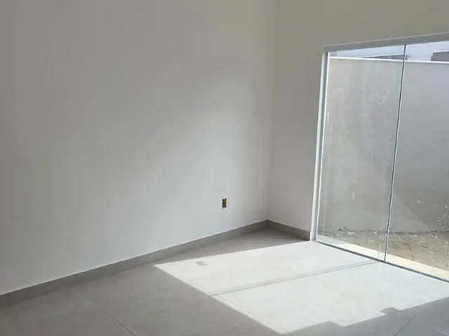 Casa 2 quartos e 1 banheiro, à venda, no bairro Extensão do Bosque em Rio das Ostras