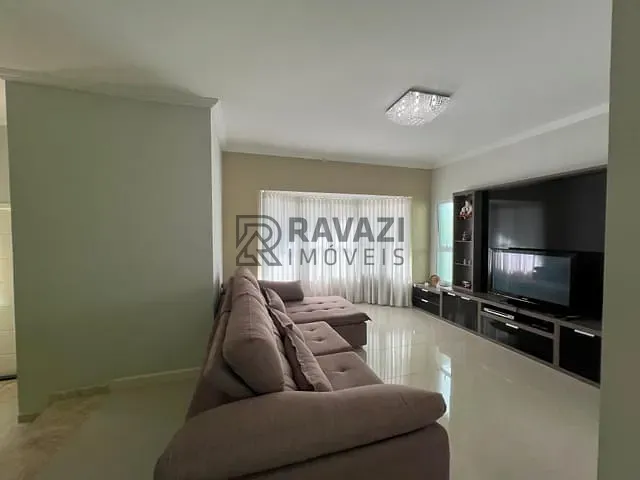 Casa com 450m² 3 quartos e 3 banheiros, à venda, no bairro Villaggio Capríccio em Louveira