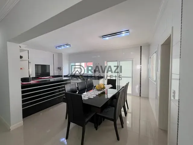 Casa com 450m² 3 quartos e 3 banheiros, à venda, no bairro Villaggio Capríccio em Louveira