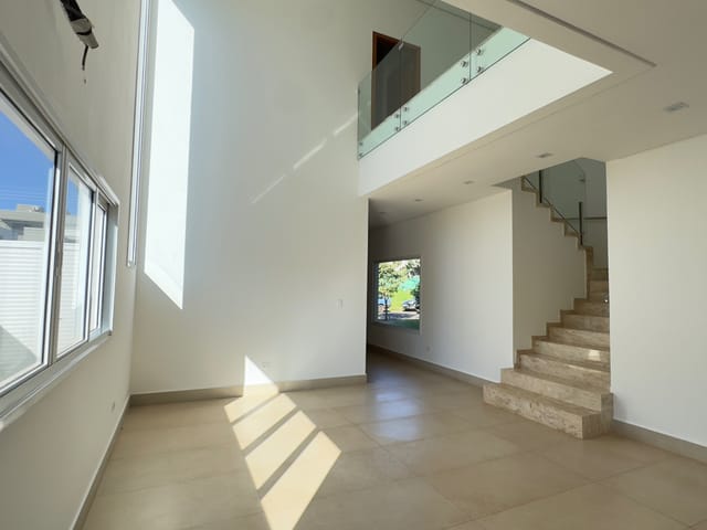 Casa 4 quartos e 5 banheiros, à venda, no bairro Parque dos Novos Estados em Campo Grande