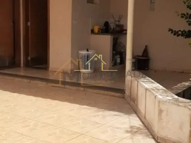Casa com 300m² 3 quartos e 2 banheiros, à venda, no bairro Jardim Planalto em Guaxupé