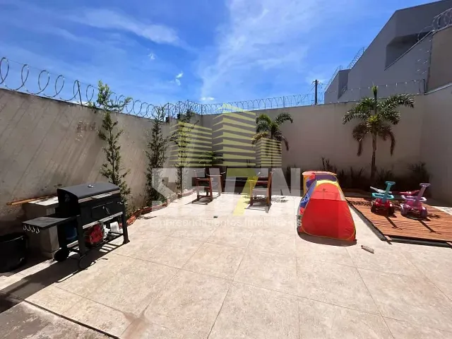 Casa com 200m² 2 quartos e 2 banheiros, à venda, no bairro Jardim Marília em Bauru
