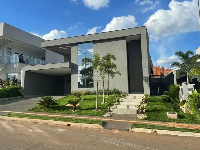 Casa com 444m² 4 quartos e 5 banheiros, à venda ou para alugar, no bairro Loteamento Portal do Sol I em Goiânia