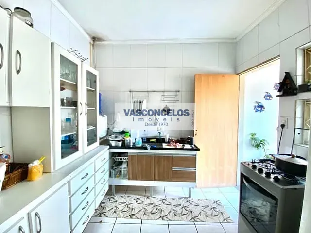Casa com 300m² 1 quarto e 2 banheiros, à venda, no bairro Jardim Satélite em São José dos Campos