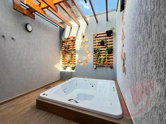 Casa 3 quartos e 4 banheiros, à venda, no bairro Caiçara em Praia Grande