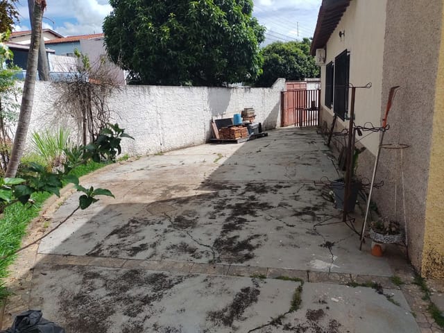 Casa com 340m² 3 quartos e 1 banheiro, à venda, no bairro Jardim Almeida em São João da Boa Vista