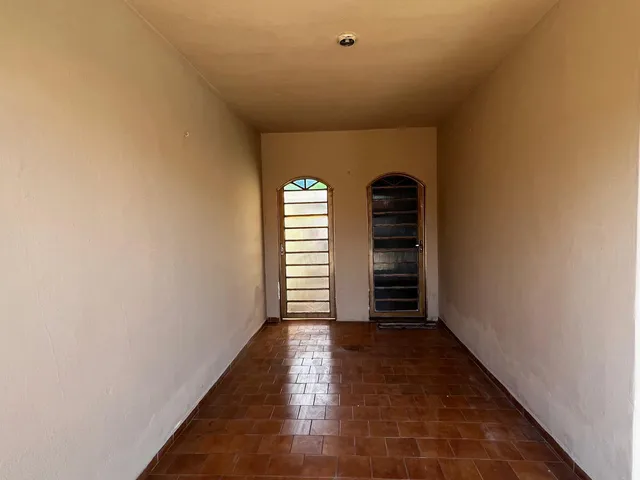 Casa 3 quartos e 1 banheiro, para alugar, no bairro Santa Cecília em Pouso Alegre