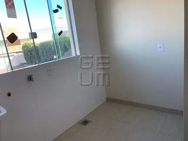 Casa com 420m² 4 quartos e 4 banheiros, à venda, no bairro Santa Mônica em Londrina