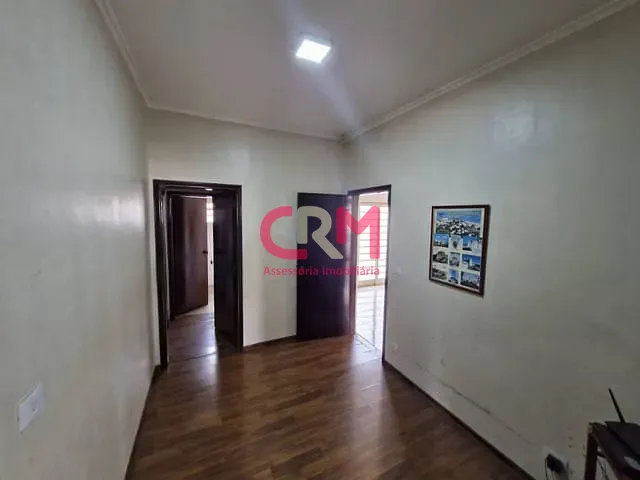 Casa com 420m² 3 quartos e 4 banheiros, à venda, no bairro Centro em Taquaritinga