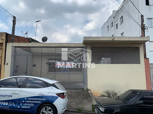 Casa com 280m² 3 quartos e 2 banheiros, à venda ou para alugar, no bairro Parque Pinheiros em Taboão da Serra