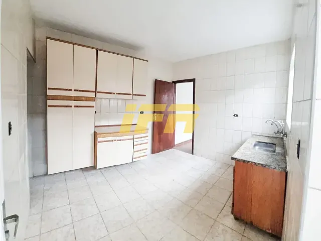 Casa com 125m² 2 quartos e 1 banheiro, à venda, no bairro Jardim Independência em Taubaté