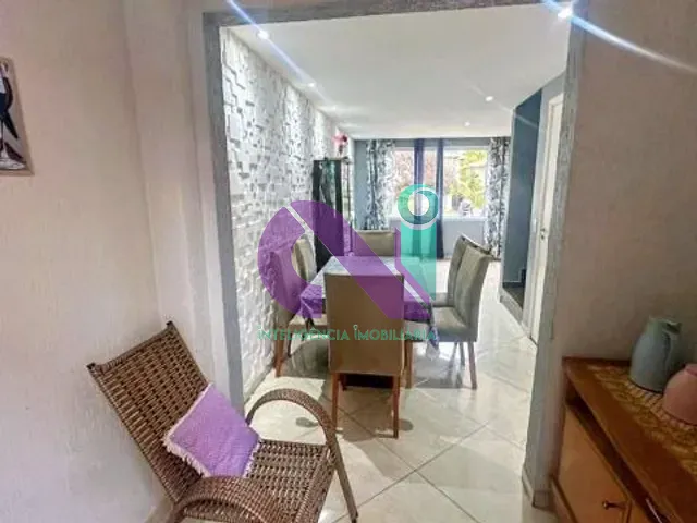 Casa 2 quartos e 2 banheiros, à venda, no bairro Jardim Petrópolis em Cotia