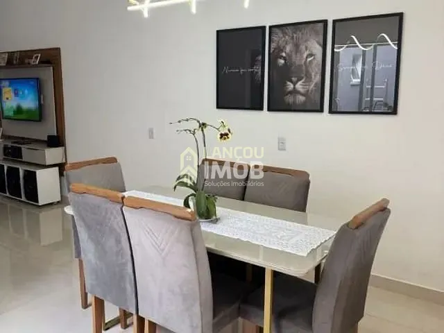 Casa 2 quartos e 2 banheiros, à venda, no bairro Jardim Vale Verde em Jundiaí