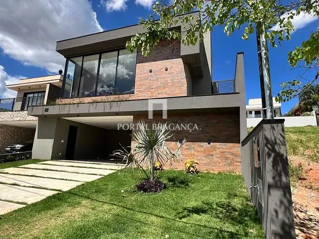 Casa com 450m² 3 quartos e 4 banheiros, à venda, no bairro Condomínio Vale das Águas em Bragança Paulista