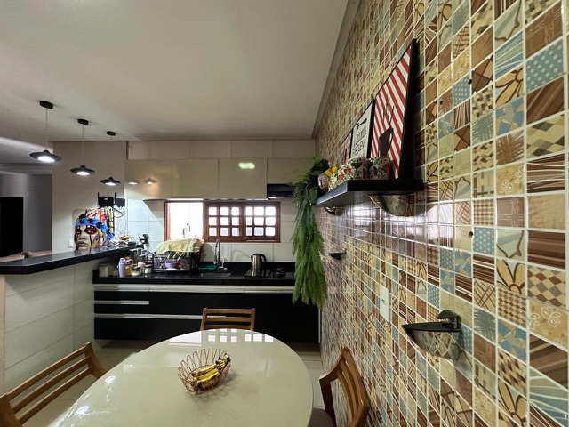 Casa com 160m² 3 quartos e 2 banheiros, à venda, no bairro Canafístula em Arapiraca