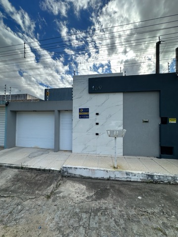 Casa com 160m² 3 quartos e 2 banheiros, à venda, no bairro Canafístula em Arapiraca