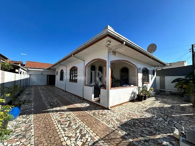 Casa com 455m² 3 quartos e 4 banheiros, à venda, no bairro Praça em Tijucas