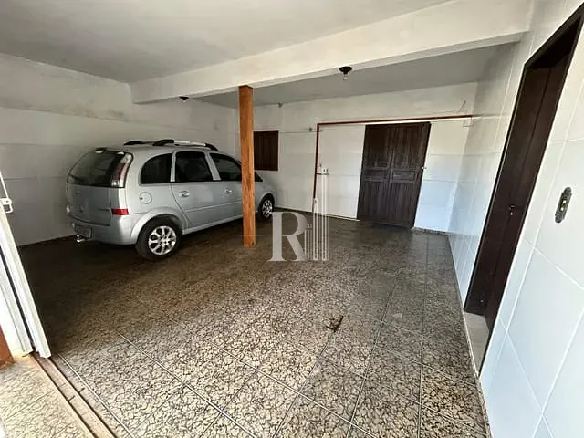 Casa com 455m² 3 quartos e 4 banheiros, à venda, no bairro Praça em Tijucas
