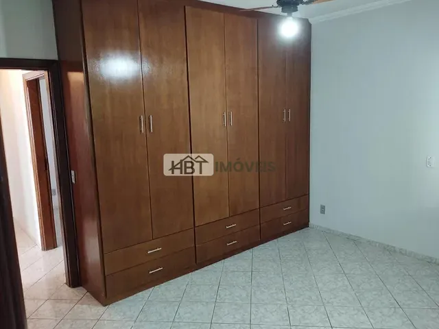 Casa 3 quartos e 2 banheiros, à venda, no bairro Vila Industrial em Bauru