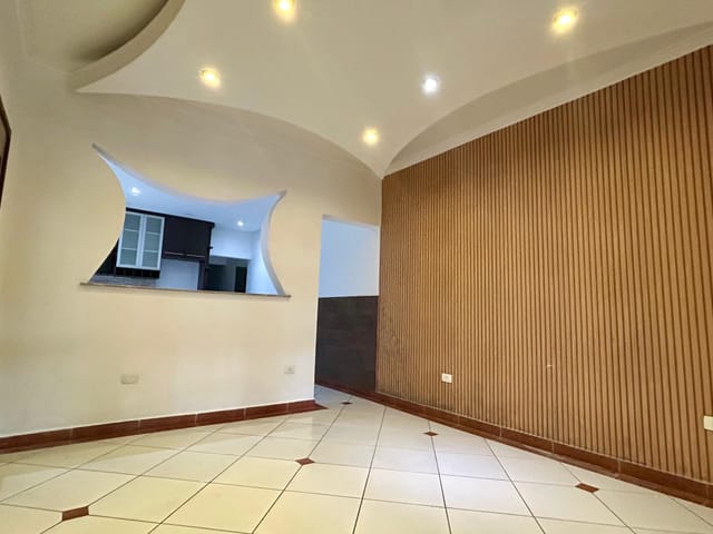 Foto do Sobrado - Excelente Casa para Locação com 180 metros com 3 dormitórios, 2 Vagas, Portal dos Gramados, Guarulhos - SP | Imobiliária Compare