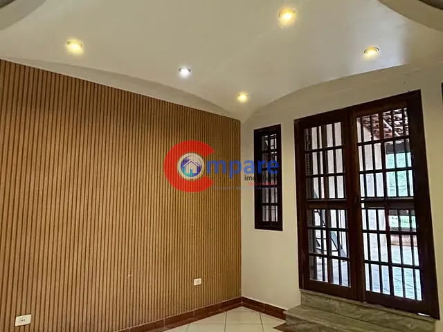 Sobrado com 125m² 3 quartos e 2 banheiros, para alugar, no bairro VILA RIO DE JANEIRO em Guarulhos
