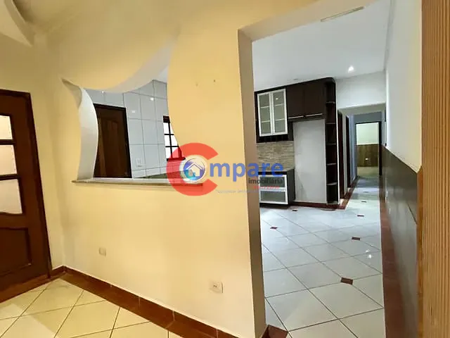 Sobrado com 125m² 3 quartos e 2 banheiros, para alugar, no bairro VILA RIO DE JANEIRO em Guarulhos