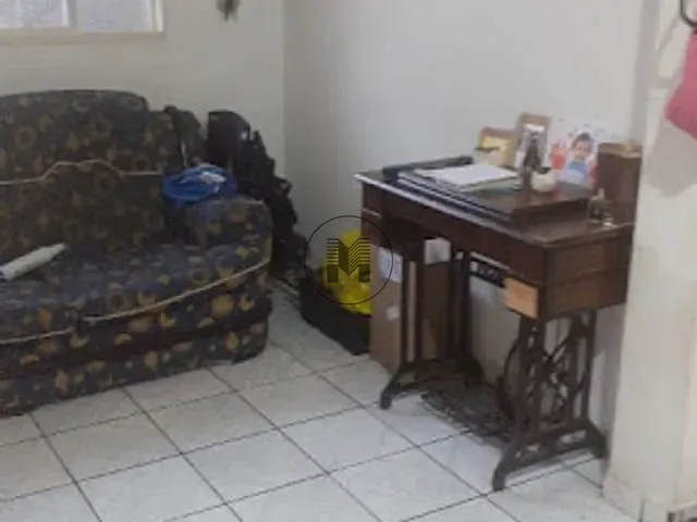 Casa com 250m² 3 quartos e 2 banheiros, à venda, no bairro Parque São Francisco em Guaratinguetá