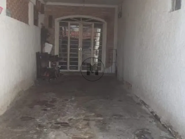 Casa com 250m² 3 quartos e 2 banheiros, à venda, no bairro Parque São Francisco em Guaratinguetá