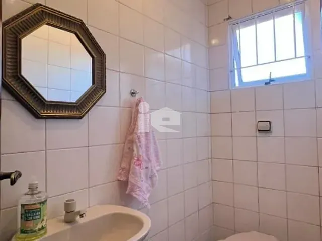 Casa com 360m² 3 quartos e 2 banheiros, à venda, no bairro Jardim Bandeirantes em Rolândia