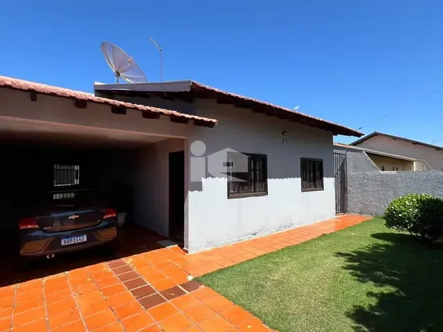Casa com 360m² 3 quartos e 2 banheiros, à venda, no bairro Jardim Bandeirantes em Rolândia