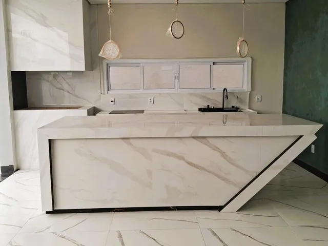 Casa com 324m² 4 quartos e 4 banheiros, à venda, no bairro Recanto dos Pássaros em Cuiabá