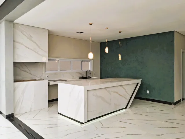 Casa com 324m² 4 quartos e 4 banheiros, à venda, no bairro Recanto dos Pássaros em Cuiabá