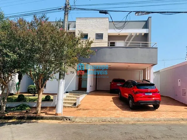 Casa com 384m², à venda, no bairro Residencial Alto da Colina em GUAXUPÉ