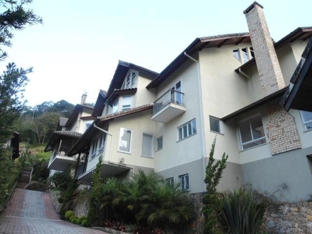 Casa 5 quartos e 1 banheiro, à venda, no bairro INDEPENDENCIA em Petrópolis