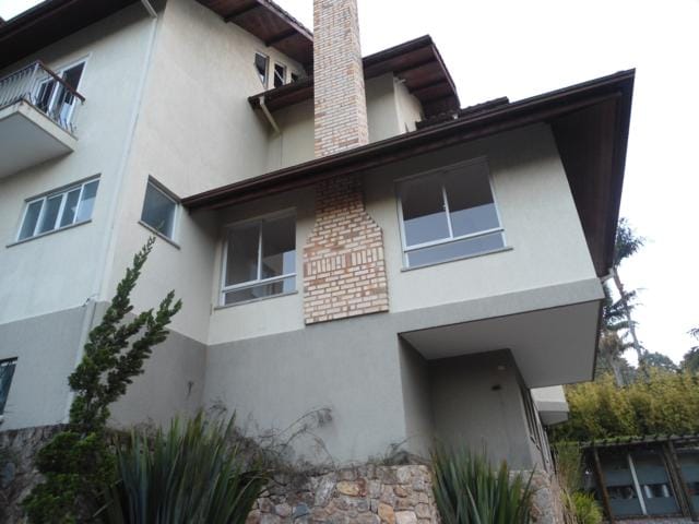 Casa 5 quartos e 1 banheiro, à venda, no bairro INDEPENDENCIA em Petrópolis