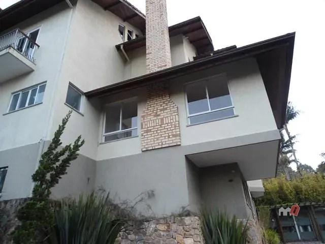 Casa 5 quartos e 1 banheiro, à venda, no bairro INDEPENDENCIA em Petrópolis