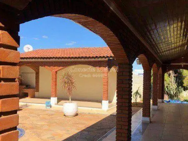 Casa com 780m² 4 quartos e 4 banheiros, à venda, no bairro Centro em Santo Antônio de Posse