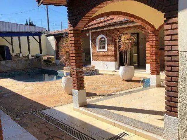 Casa com 780m² 4 quartos e 4 banheiros, à venda, no bairro Centro em Santo Antônio de Posse