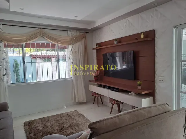 Casa com 262m² 3 quartos e 2 banheiros, à venda, no bairro Vila Nova Medeiros em Jundiaí