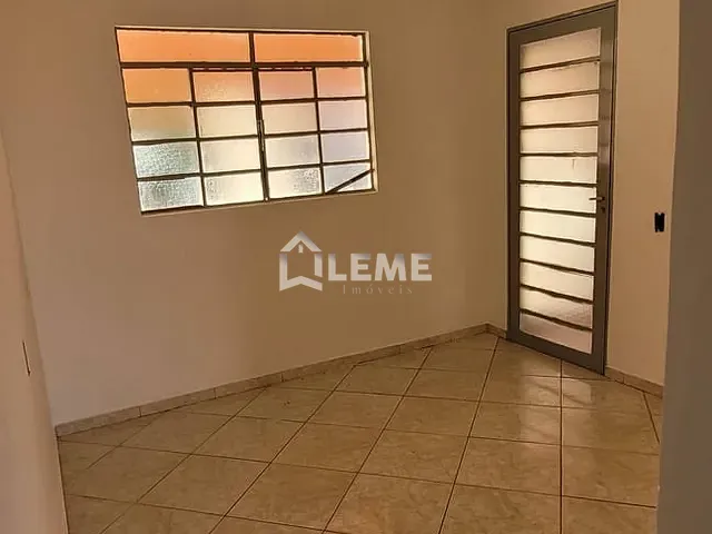Casa com 300m² 2 quartos e 1 banheiro, à venda, no bairro Jardim Nova Mococa em Mococa