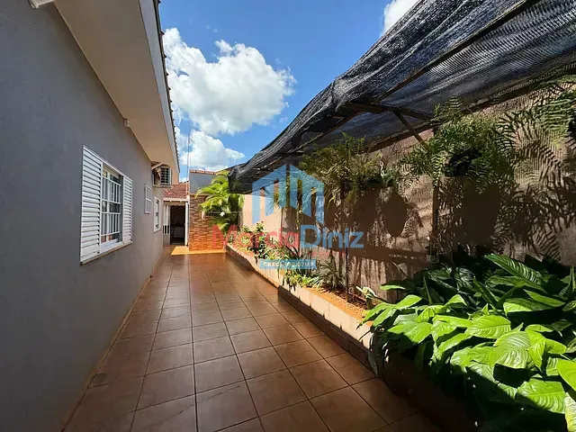 Casa com 306m² 3 quartos e 2 banheiros, à venda, no bairro Centro em Ituverava