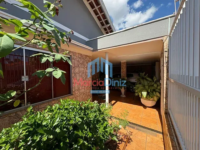 Casa com 306m² 3 quartos e 2 banheiros, à venda, no bairro Centro em Ituverava