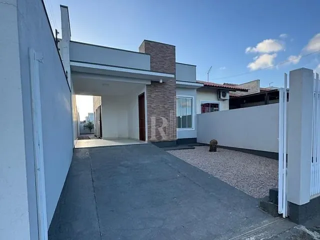 Casa com 180m² 2 quartos e 1 banheiro, à venda ou para alugar, no bairro Joaia em Tijucas